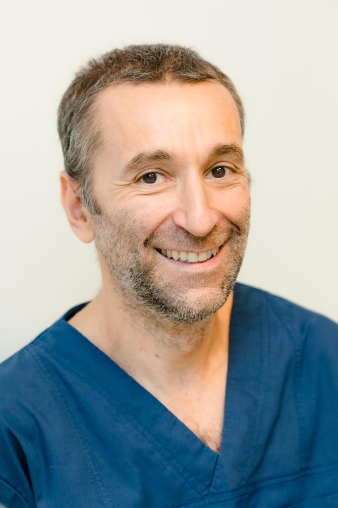 Vlad Petrescu Seceleanu - implant dentar