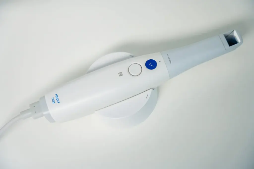 implant dentar Nobel Biocare - amprenta digitala cu scanner intraoral