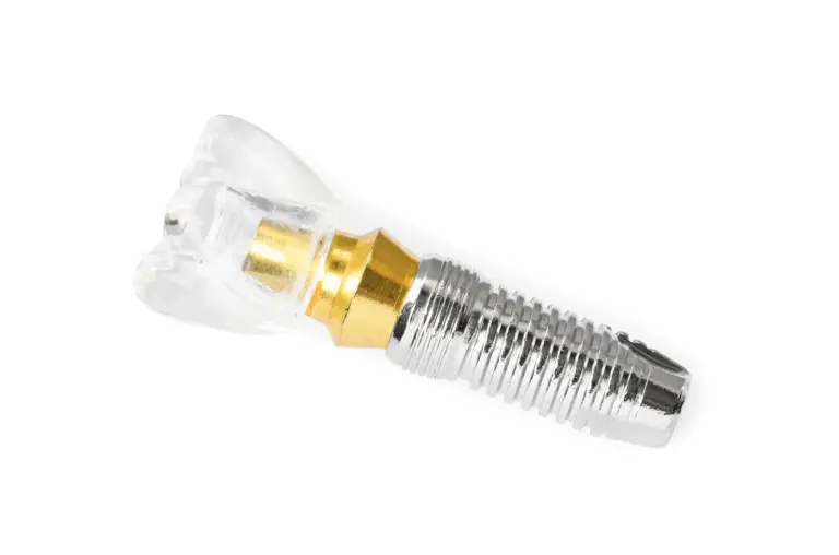 Ce sistem de implant dentar să alegi — Dentium, Straumann, Nobel Biocare sau INNO