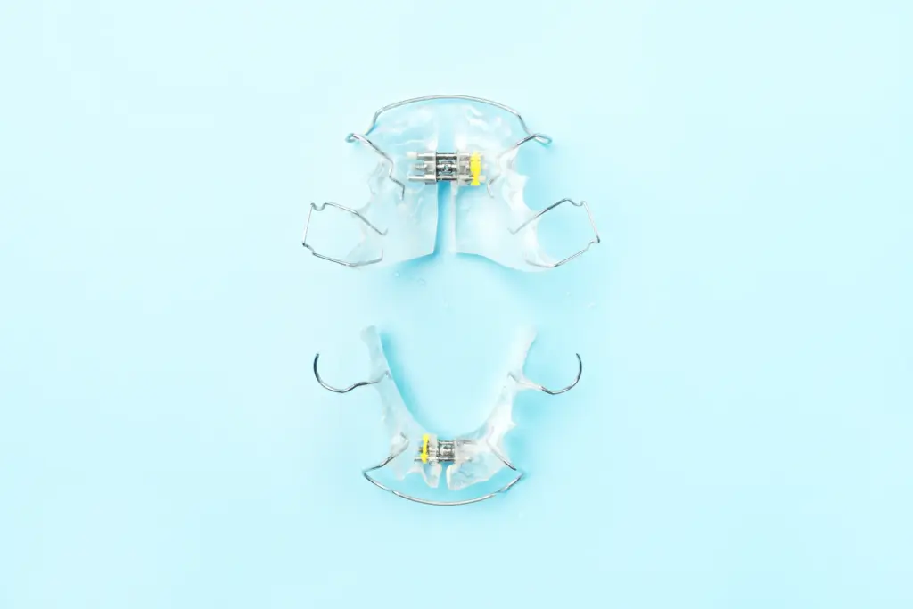 aparat dentar - aparat de contentie mobil la Dental Planet